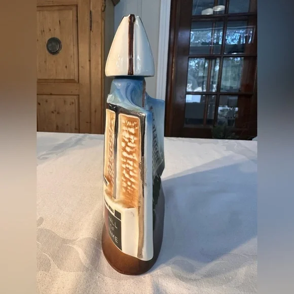 1972 Vintage Jim Beam Whiskey Decanter Depicting The Pro Football Hall of Fame - Picture 9 of 16